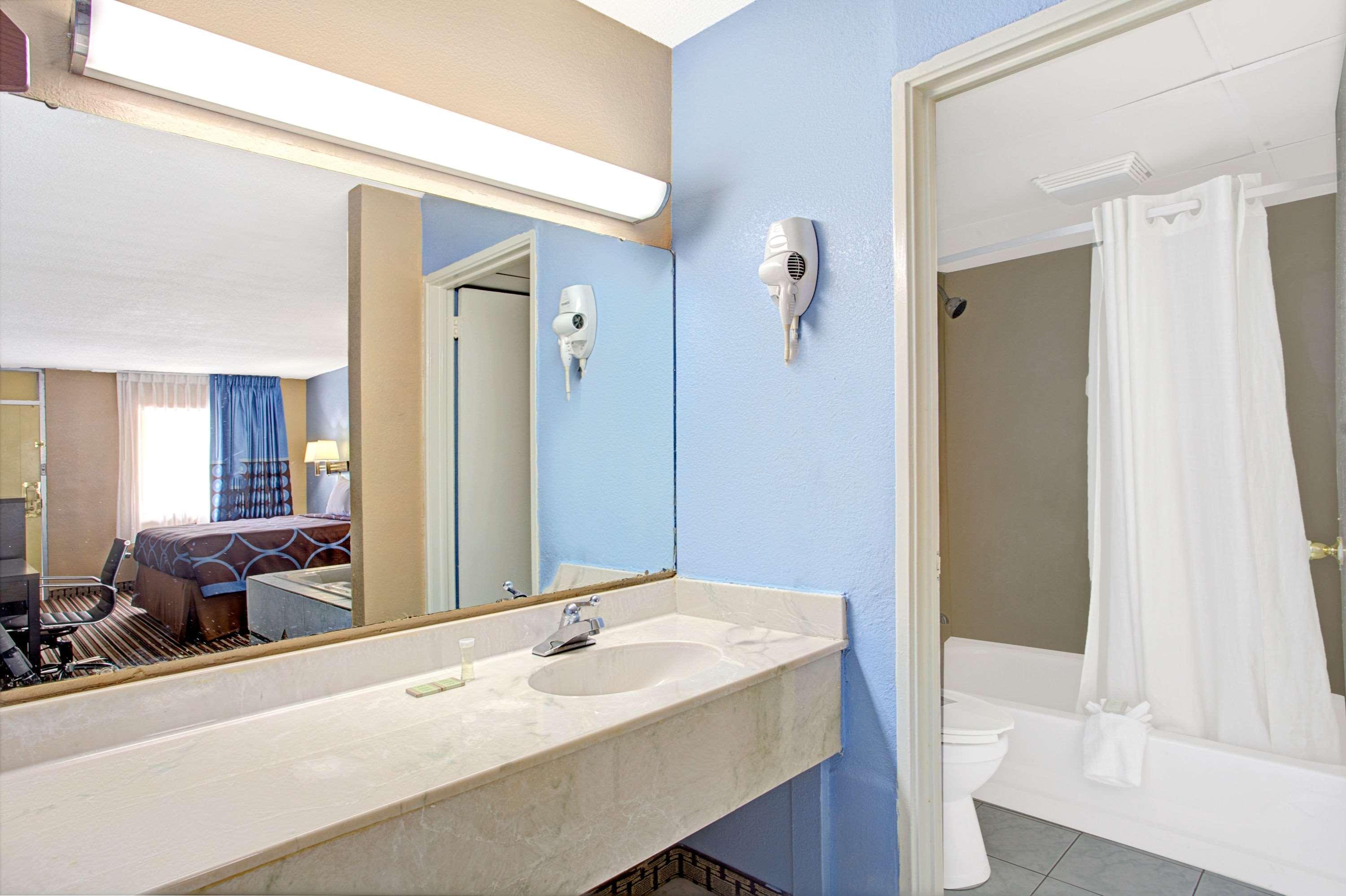 Downtown Inn & Studio Suites Мемфіс Екстер'єр фото