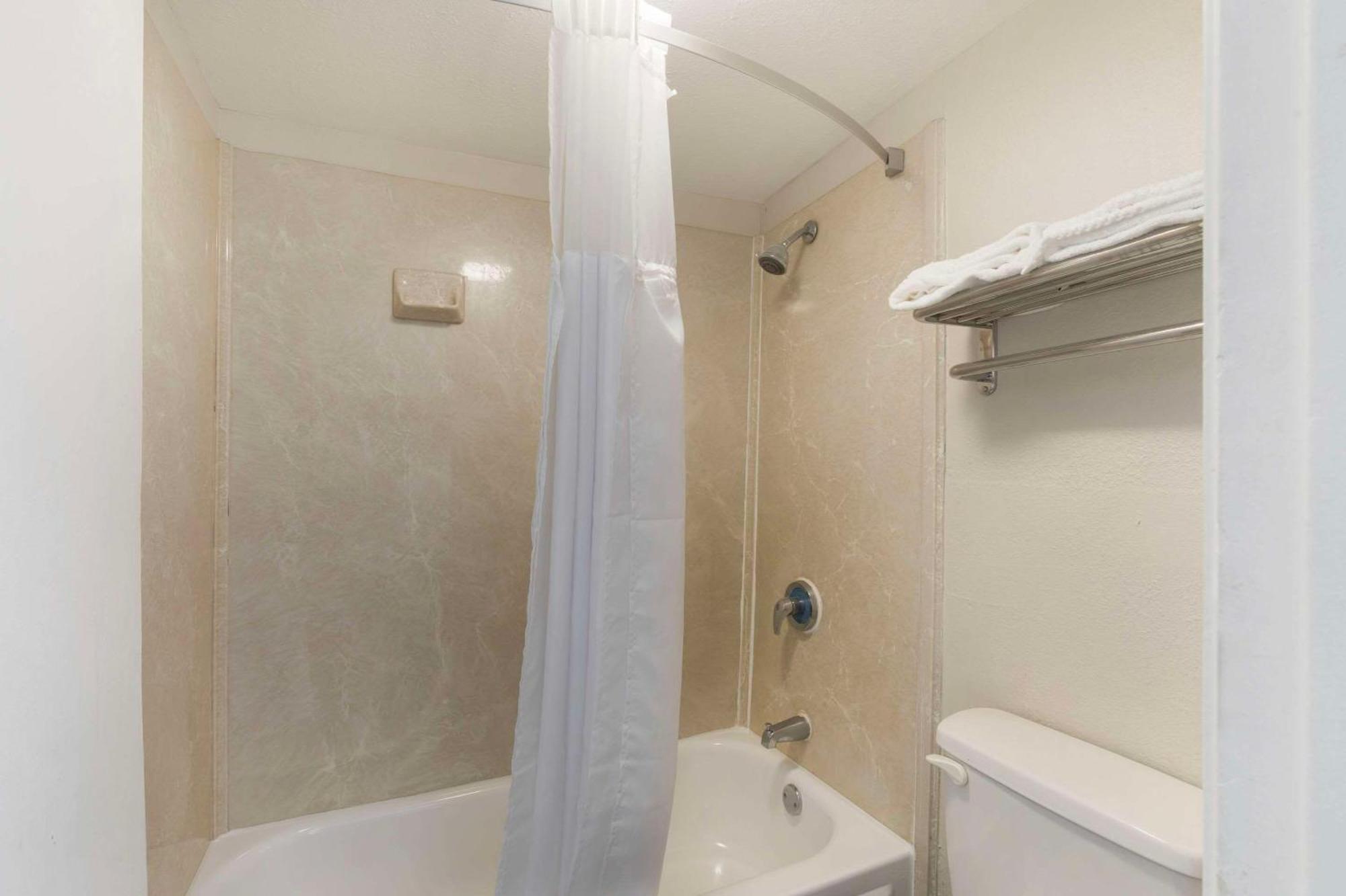 Downtown Inn & Studio Suites Мемфіс Екстер'єр фото