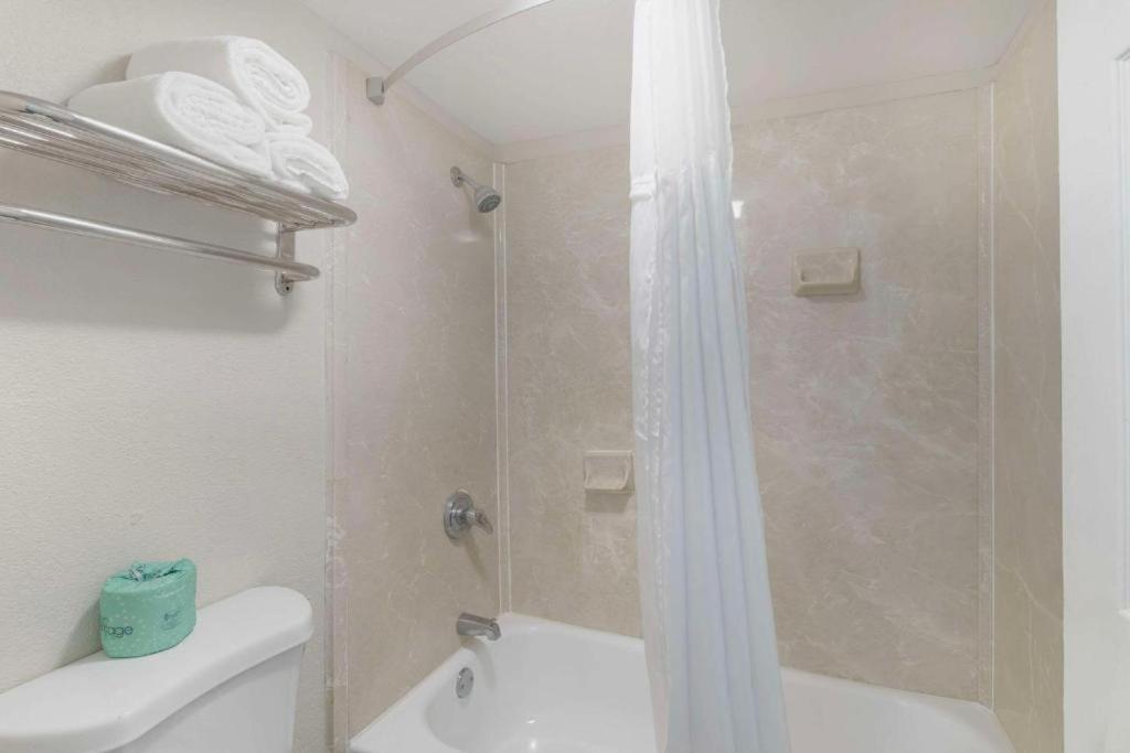 Downtown Inn & Studio Suites Мемфіс Екстер'єр фото